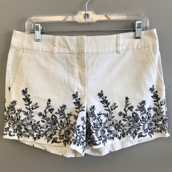 NEW LOFT 4” Short Black White Floral Shorts 4 - Picture 2 of 7